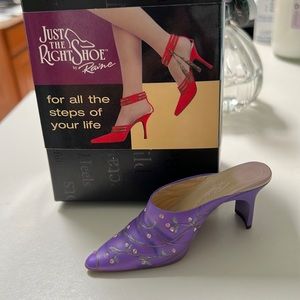 Raine Just the Right Shoe Collectible (Secret Garden)